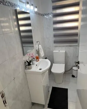 Apartment Center Getaway 3 Bedroom *
